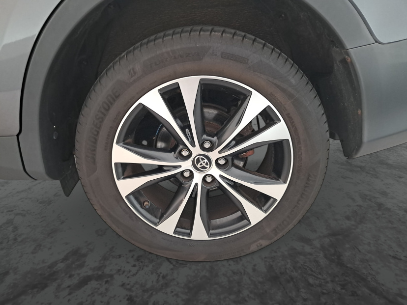 Toyota RAV 4, 2015