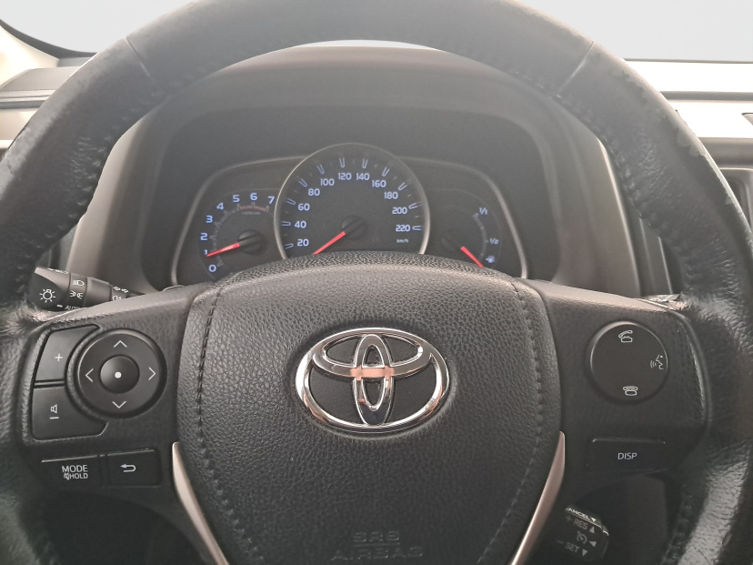 Toyota RAV 4, 2015