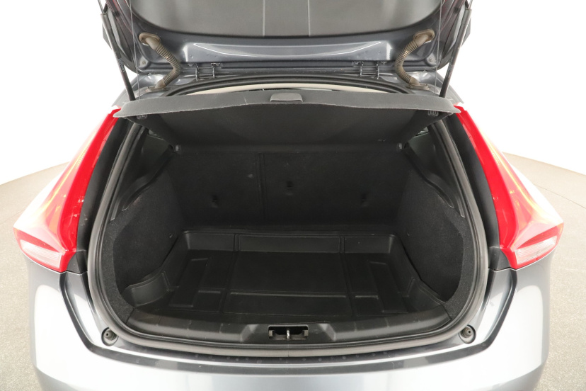 Volvo V40, 2014