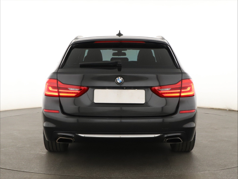 BMW 5, 2018