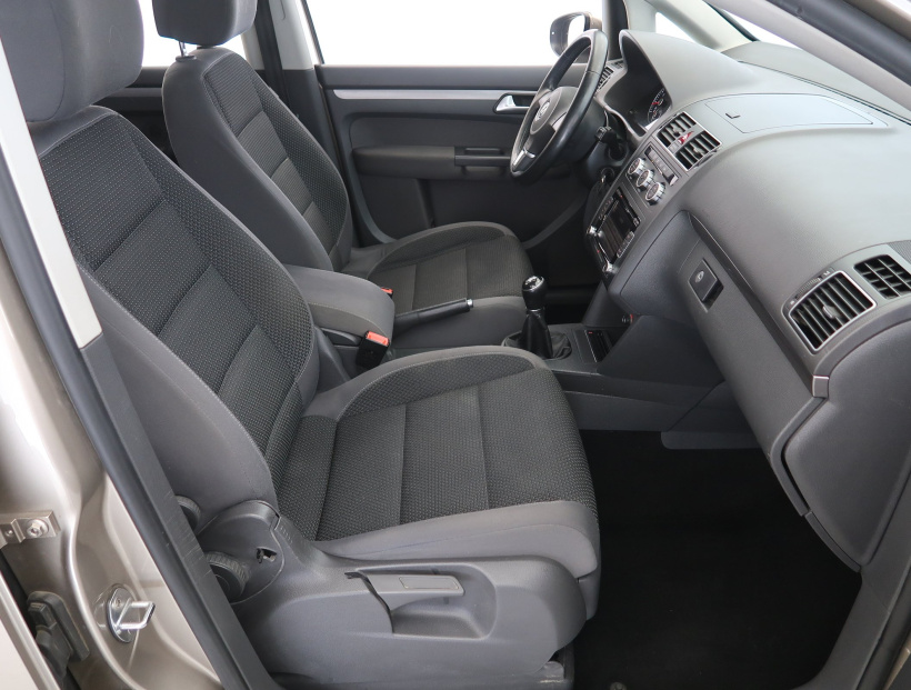 Volkswagen Touran, 2013