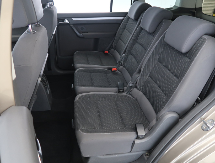 Volkswagen Touran, 2013