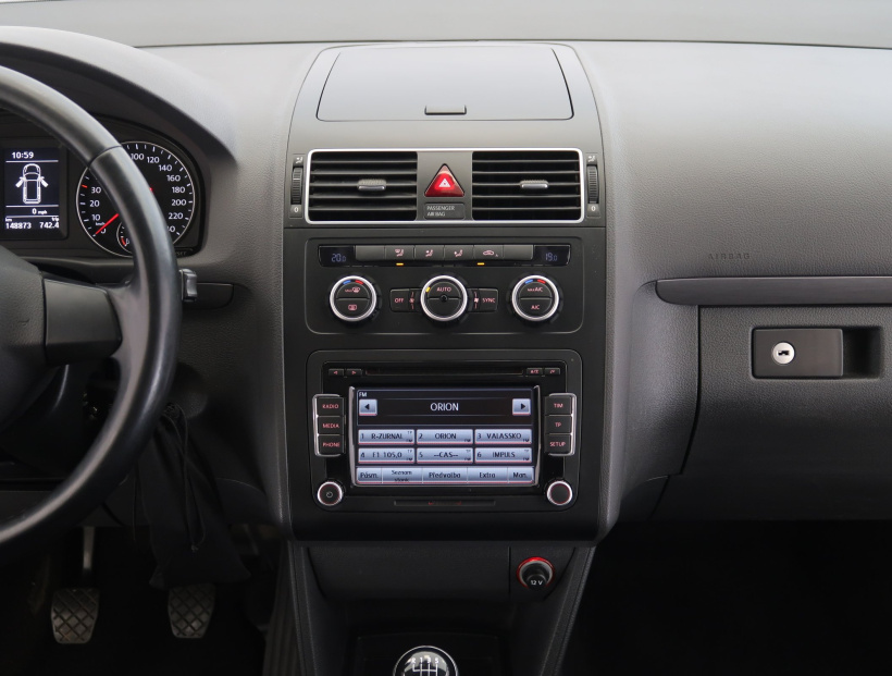 Volkswagen Touran, 2013
