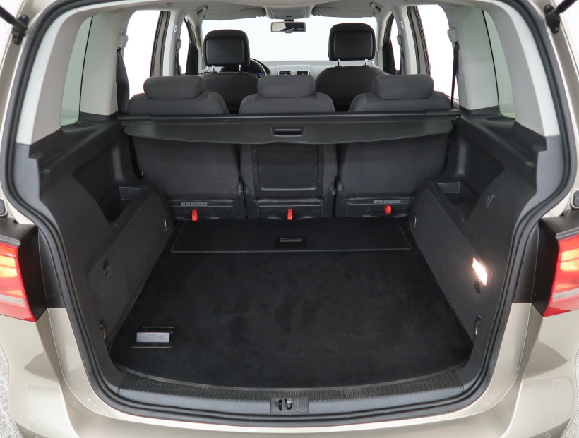 Volkswagen Touran, 2013