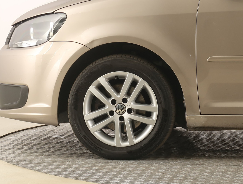 Volkswagen Touran, 2013
