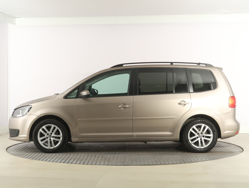 Volkswagen Touran, 2013