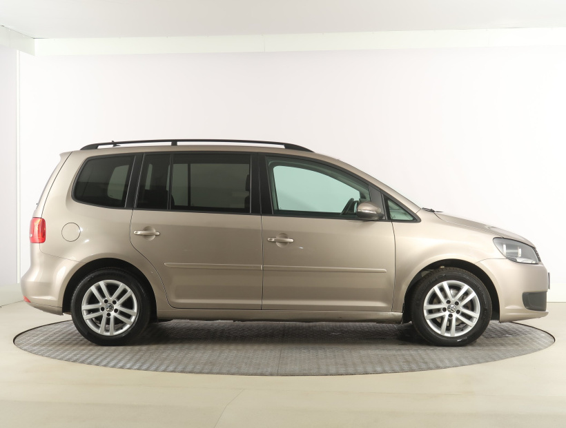 Volkswagen Touran, 2013