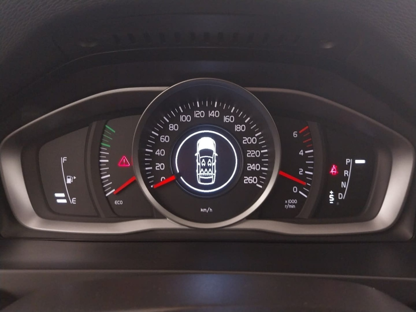 Volvo V60, 2015