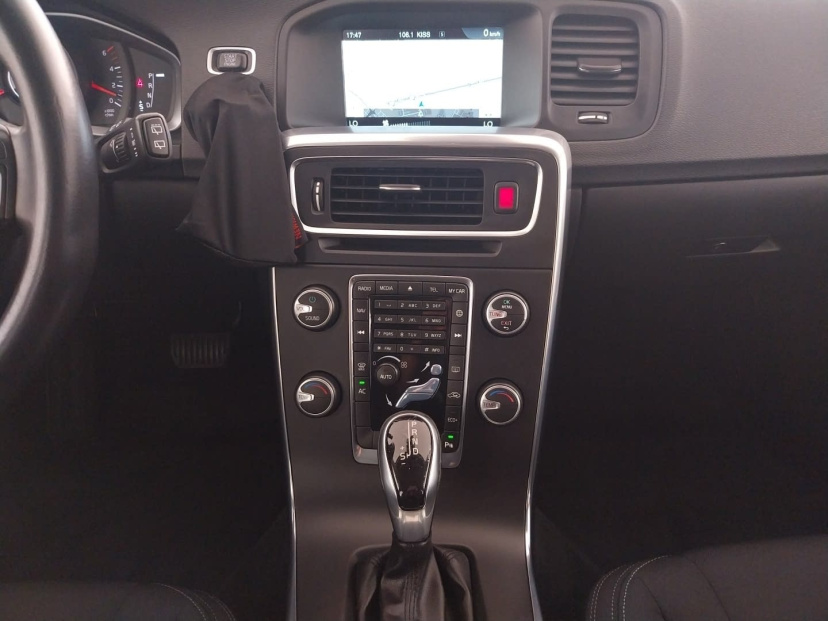 Volvo V60, 2015