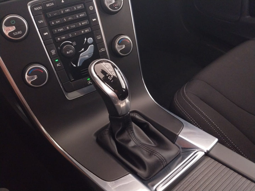 Volvo V60, 2015