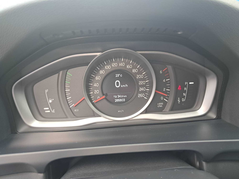 Volvo V60, 2015