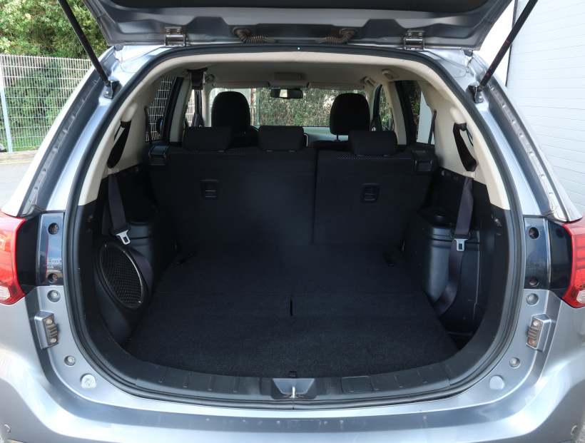 Mitsubishi Outlander, 2016