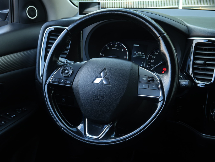 Mitsubishi Outlander, 2016