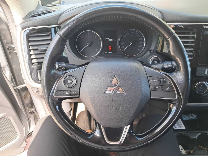 Mitsubishi Outlander, 2016