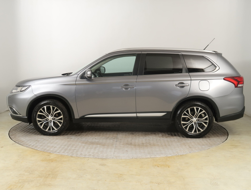Mitsubishi Outlander, 2016