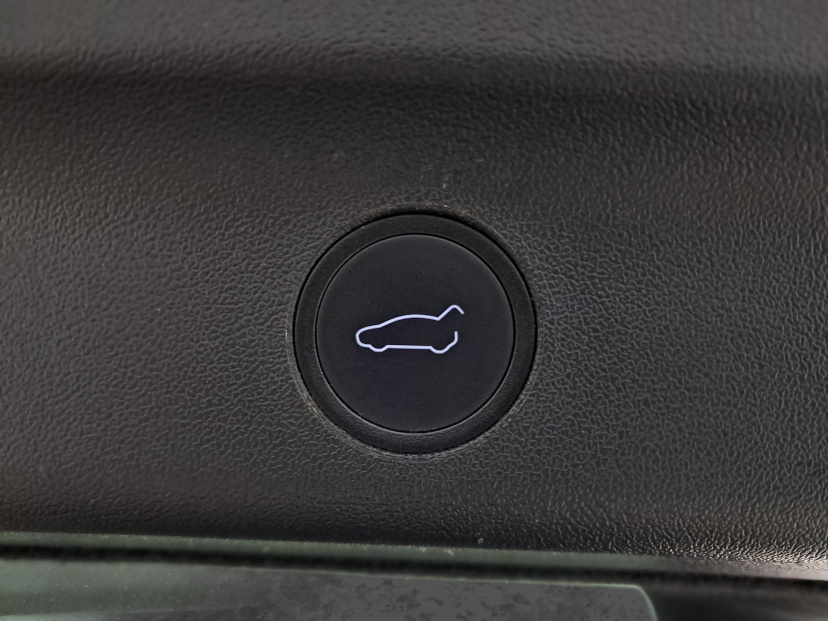 Tesla Model Y, 2021