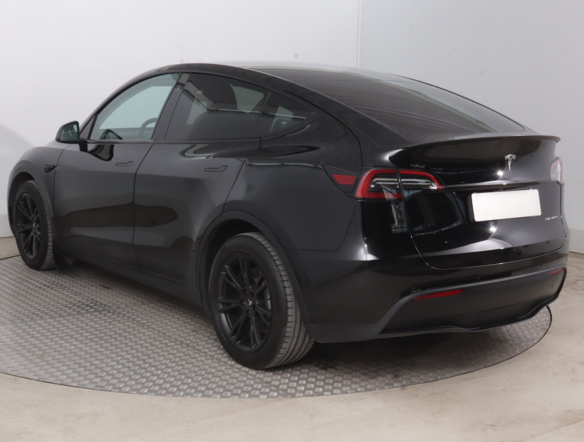 Tesla Model Y, 2021