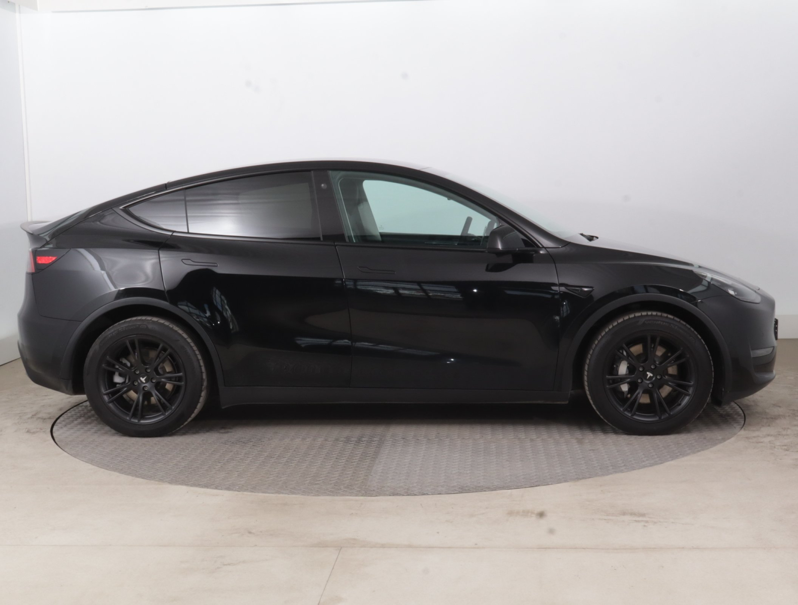 Tesla Model Y - 2021