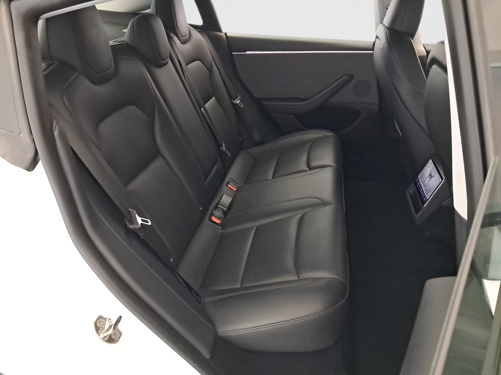 Tesla Model 3 Standard Range Plus – fotografie 13