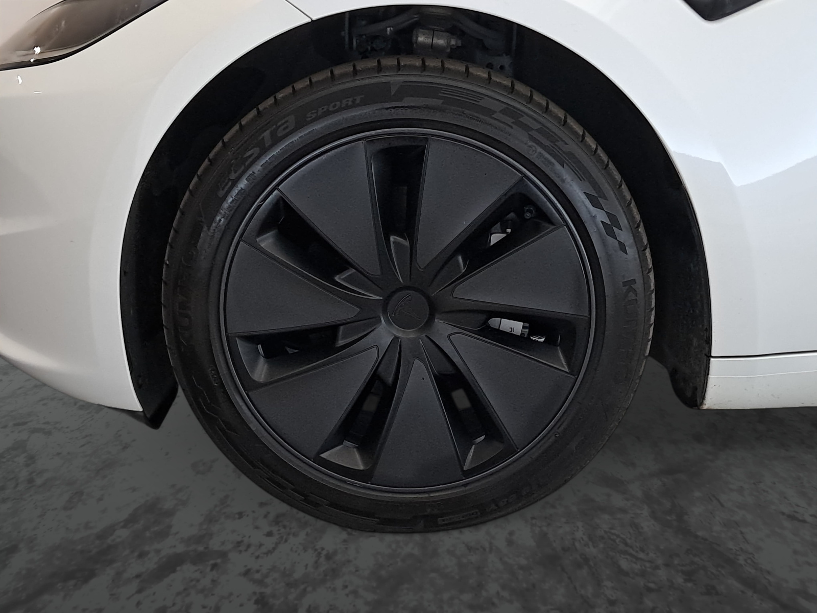 Tesla Model 3 Standard Range Plus – fotografie 21