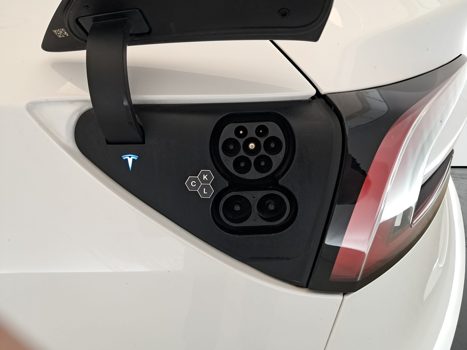 Tesla Model 3 - 2023