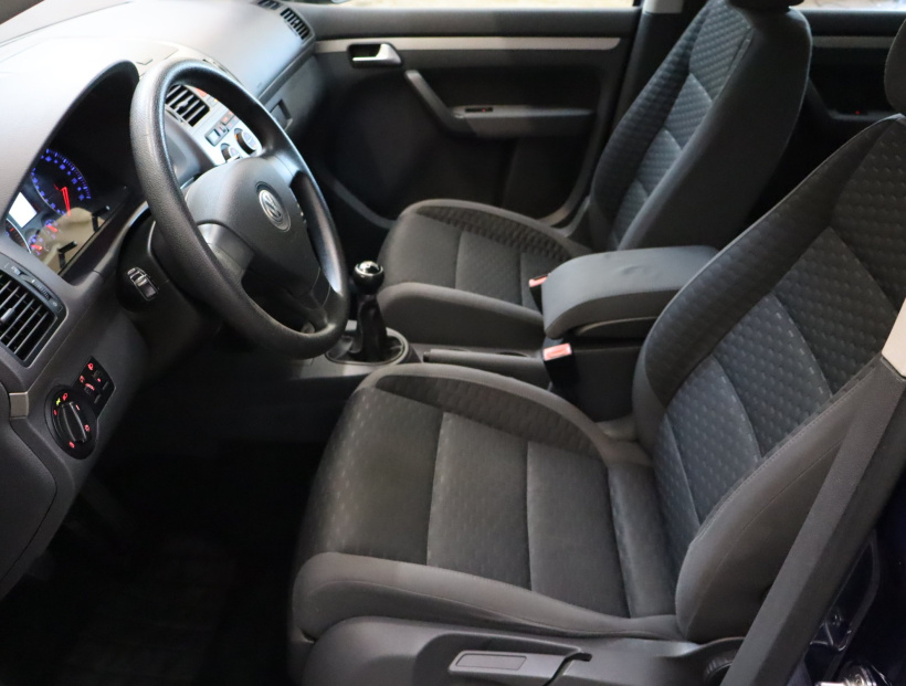 Volkswagen Touran, 2010