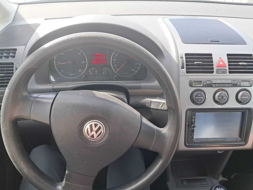 Volkswagen Touran, 2010
