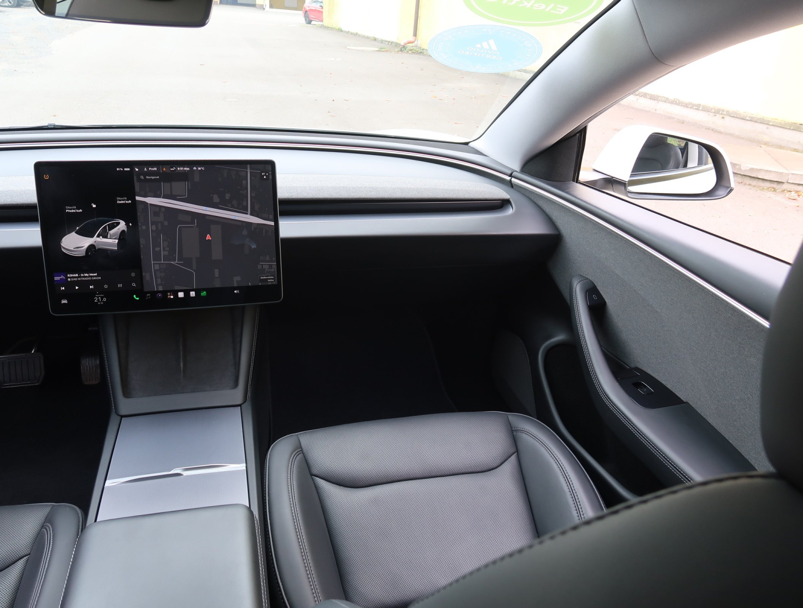 Tesla Model 3 Standard Range Plus – fotografie 11