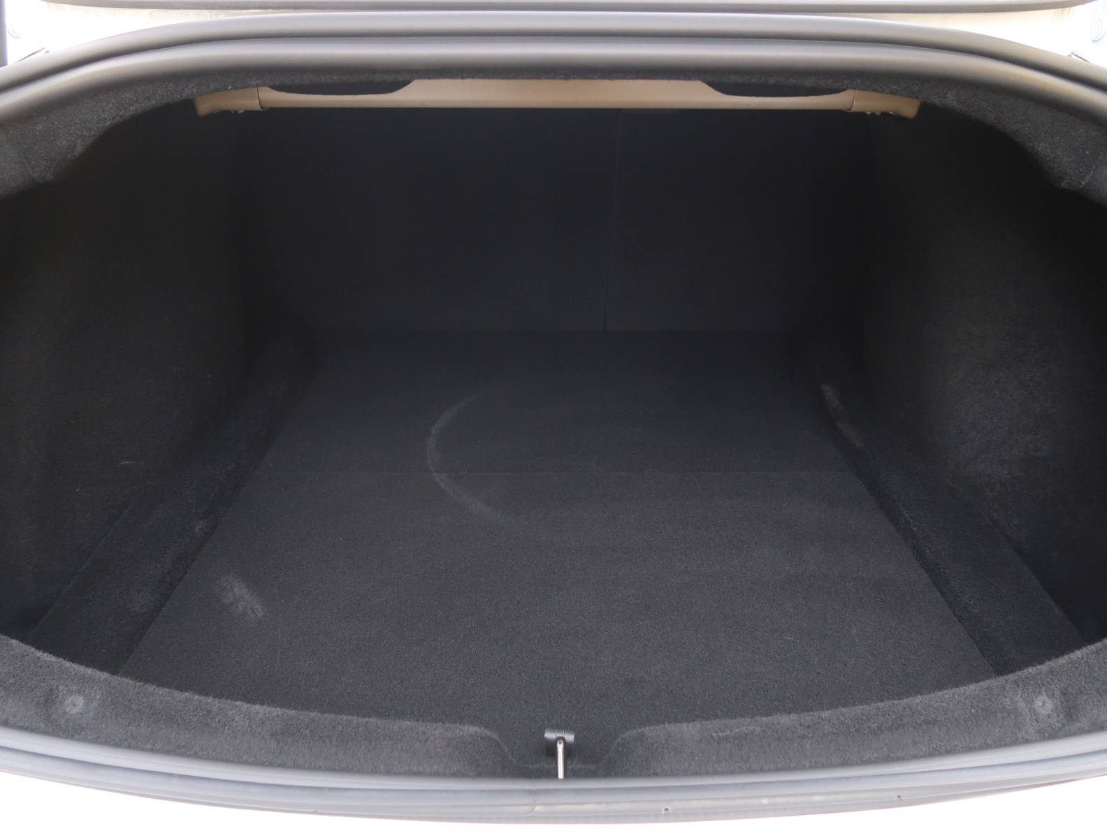 Tesla Model 3 Standard Range Plus – fotografie 18