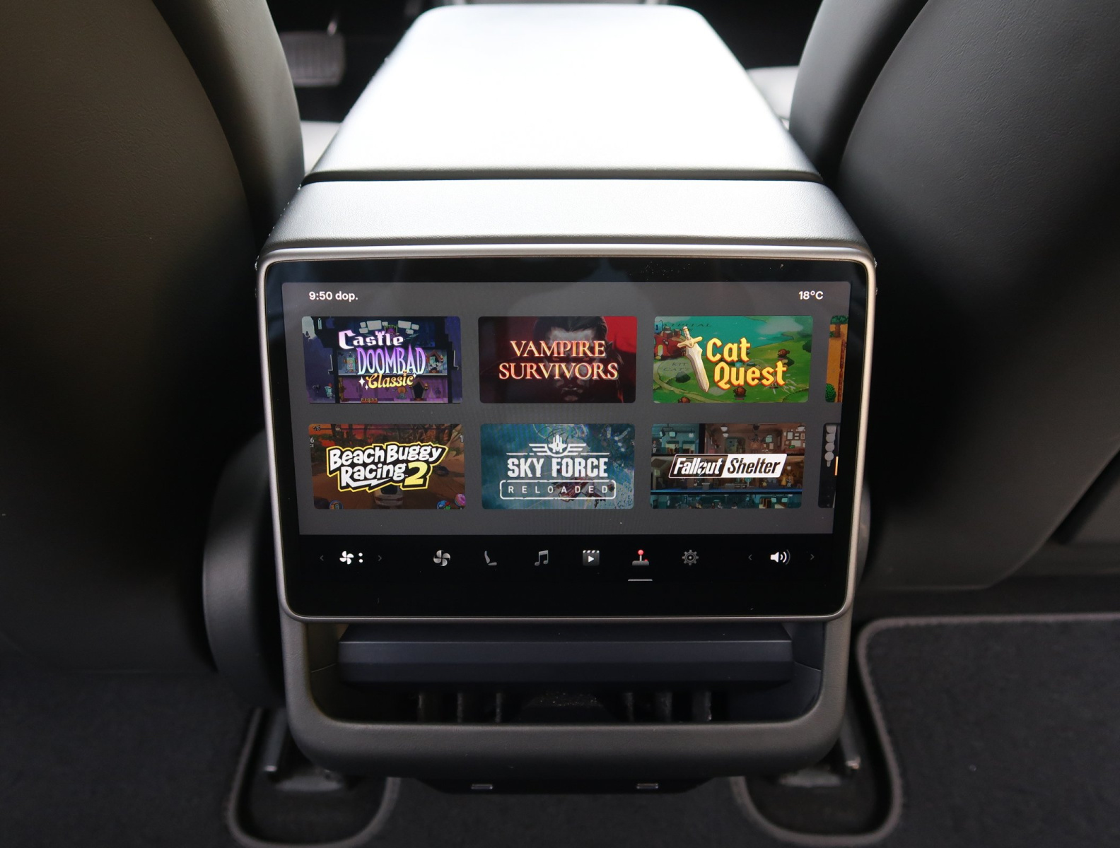 Tesla Model 3 Standard Range Plus – fotografie 24