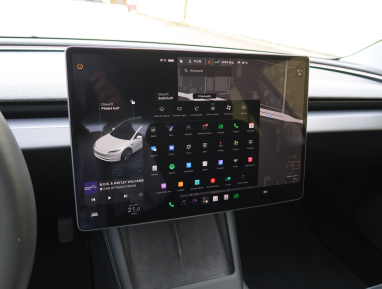 Tesla Model 3 - 2023