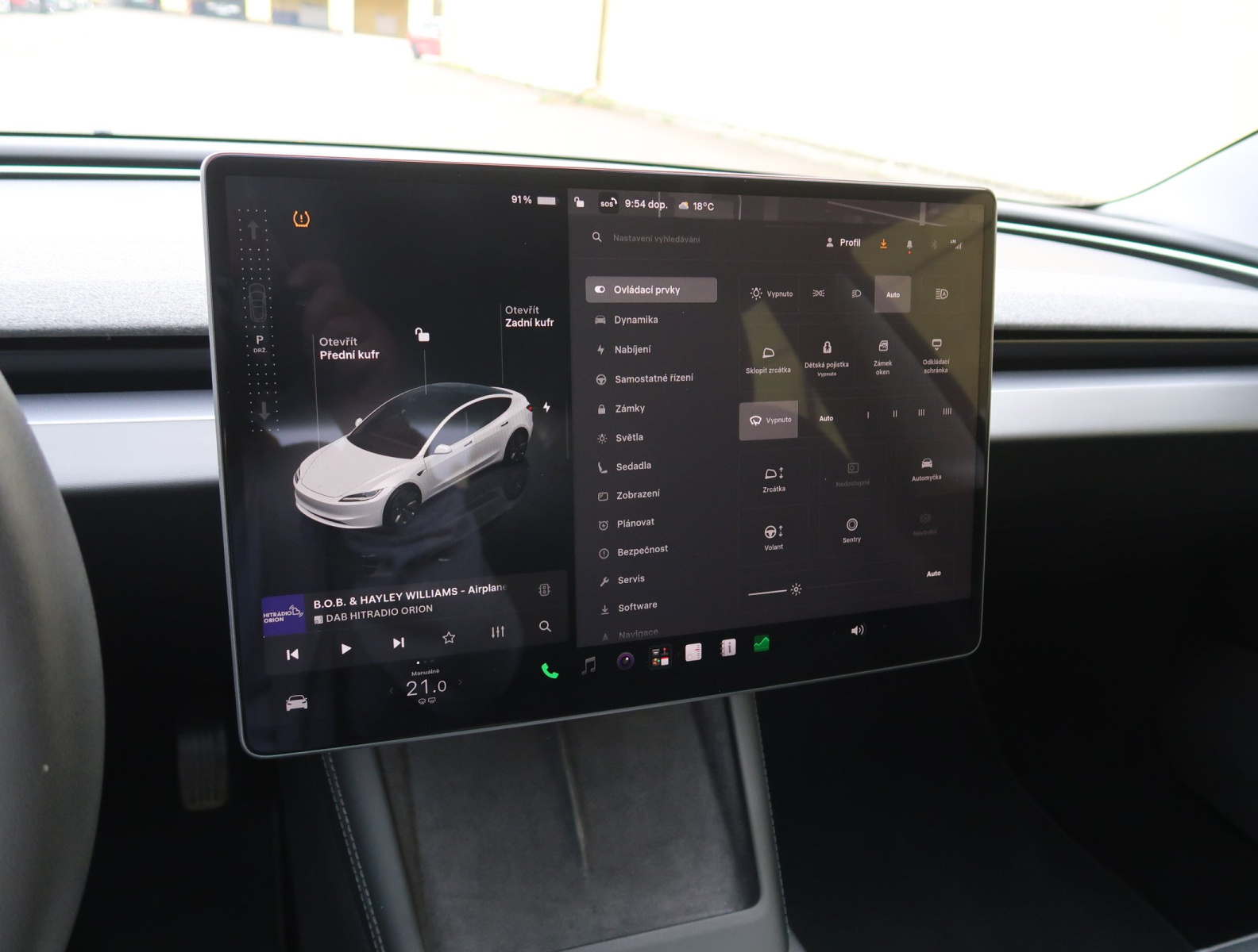 Tesla Model 3 Standard Range Plus – fotografie 28