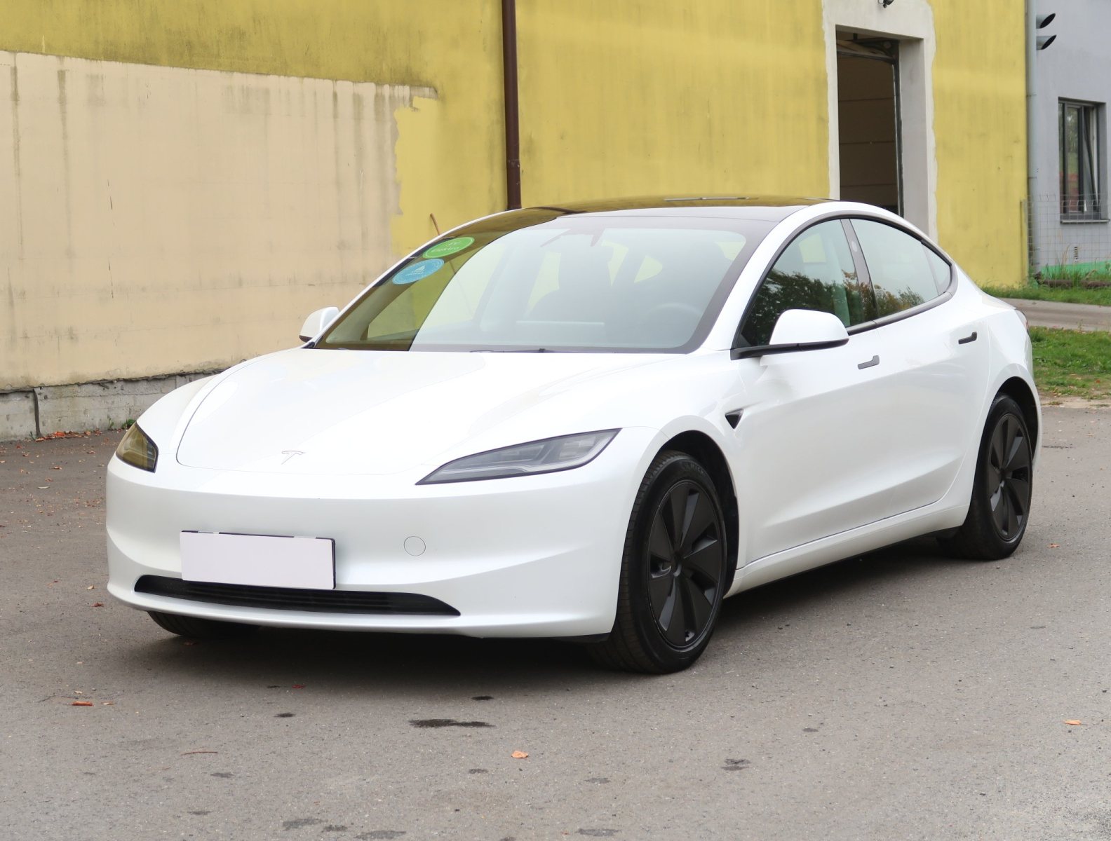 Tesla Model 3 - 2023