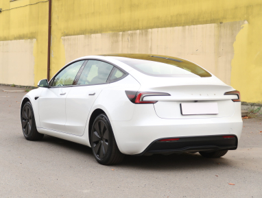 Tesla Model 3 - 2023