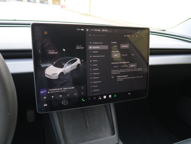 Tesla Model 3 - 2023