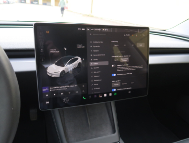 Tesla Model 3 - 2023