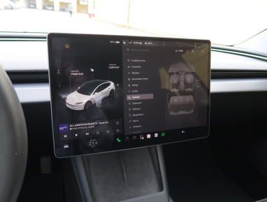 Tesla Model 3 - 2023