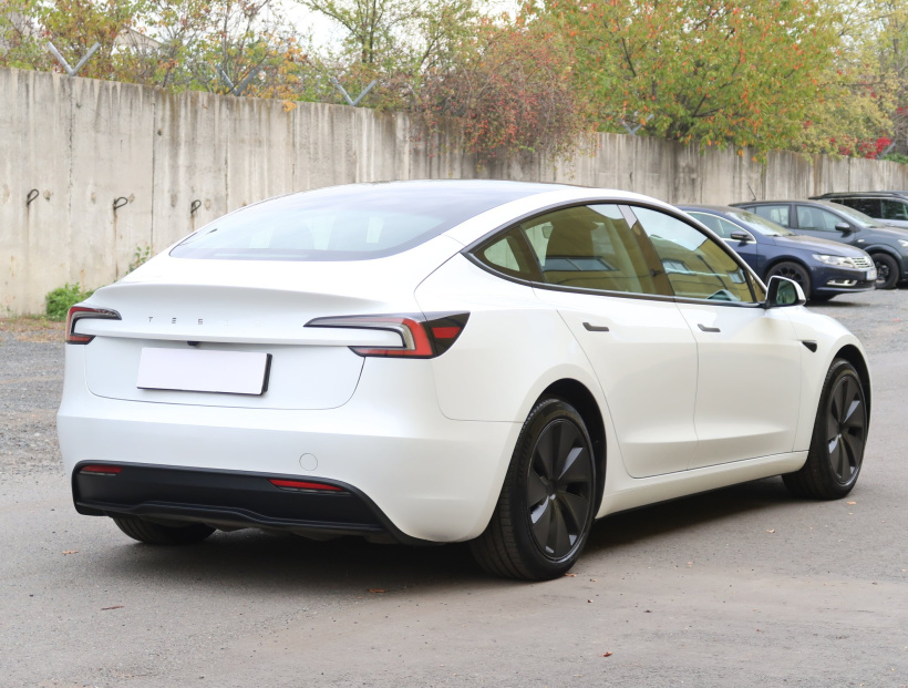 Tesla Model 3, 2023
