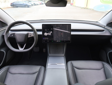 Tesla Model 3 - 2023