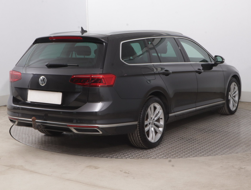 Volkswagen Passat, 2020