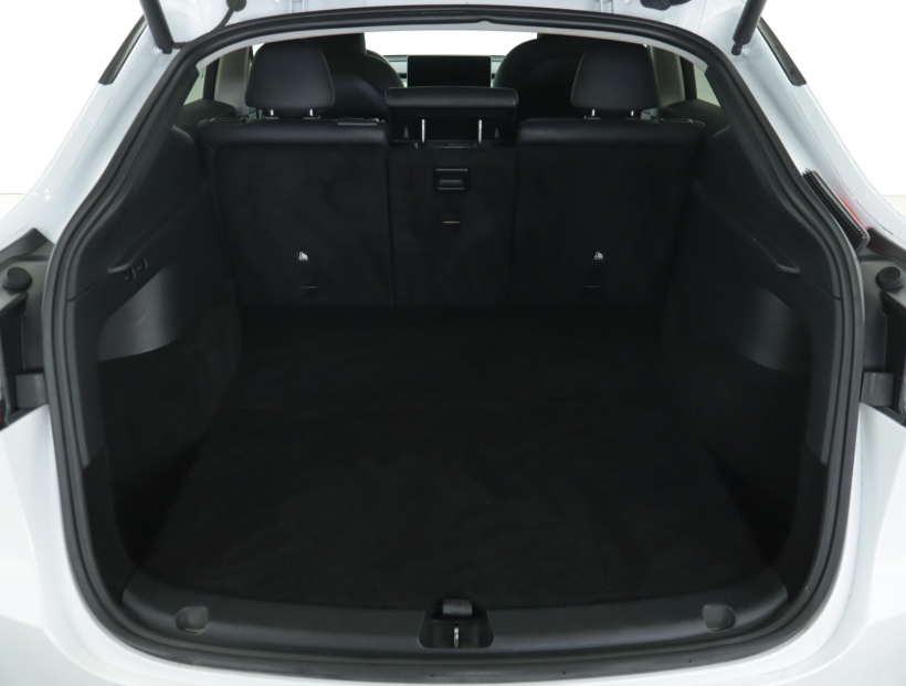 Tesla Model Y, 2022