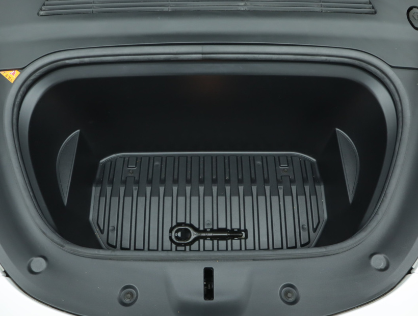 Tesla Model Y, 2022