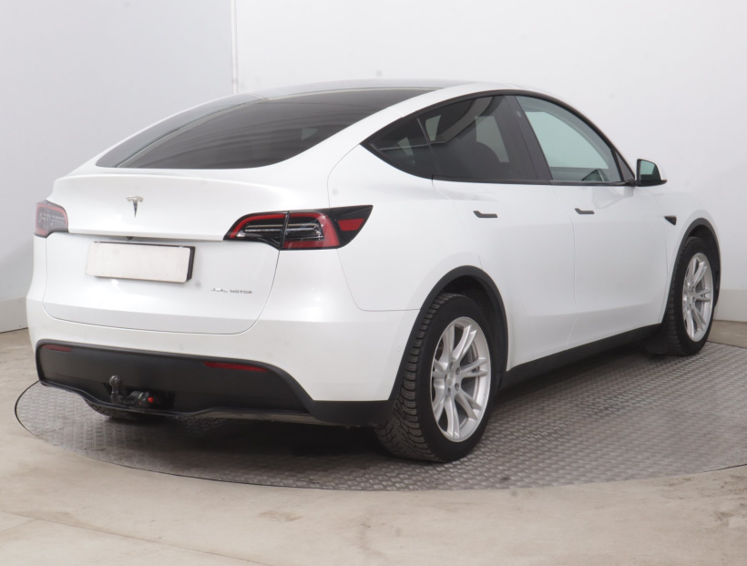 Tesla Model Y, 2022