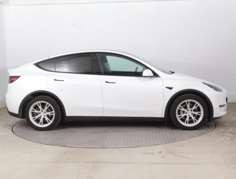 Tesla Model Y, 2022