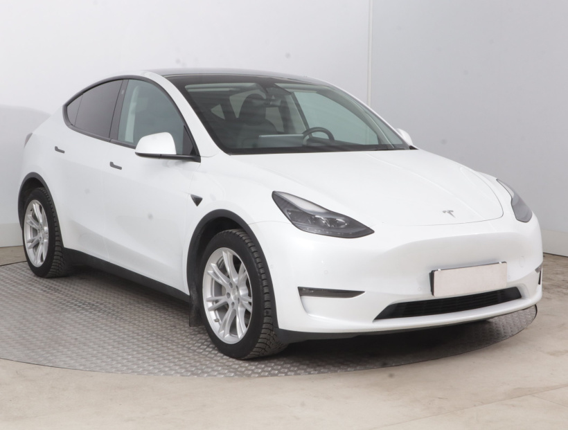 Tesla Model Y, 2022