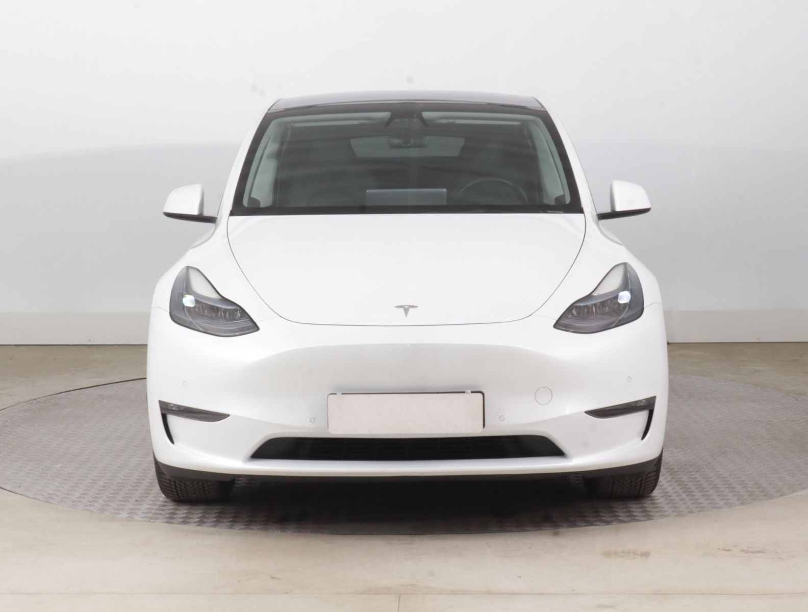 Tesla Model Y Long Range AWD – fotografie 2