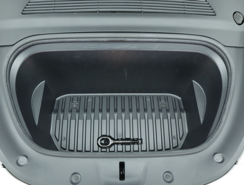 Tesla Model Y, 2022