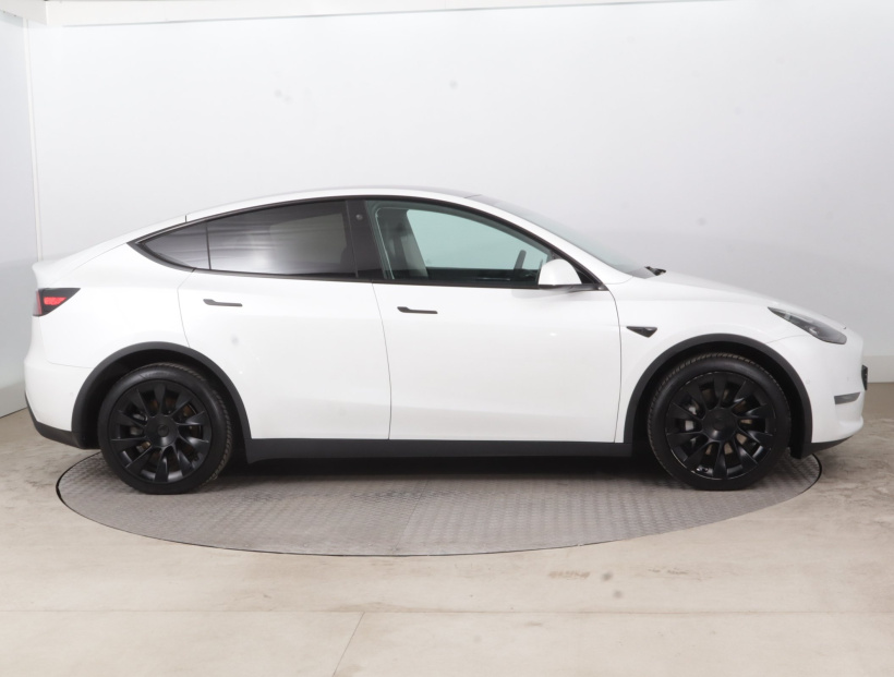 Tesla Model Y, 2022