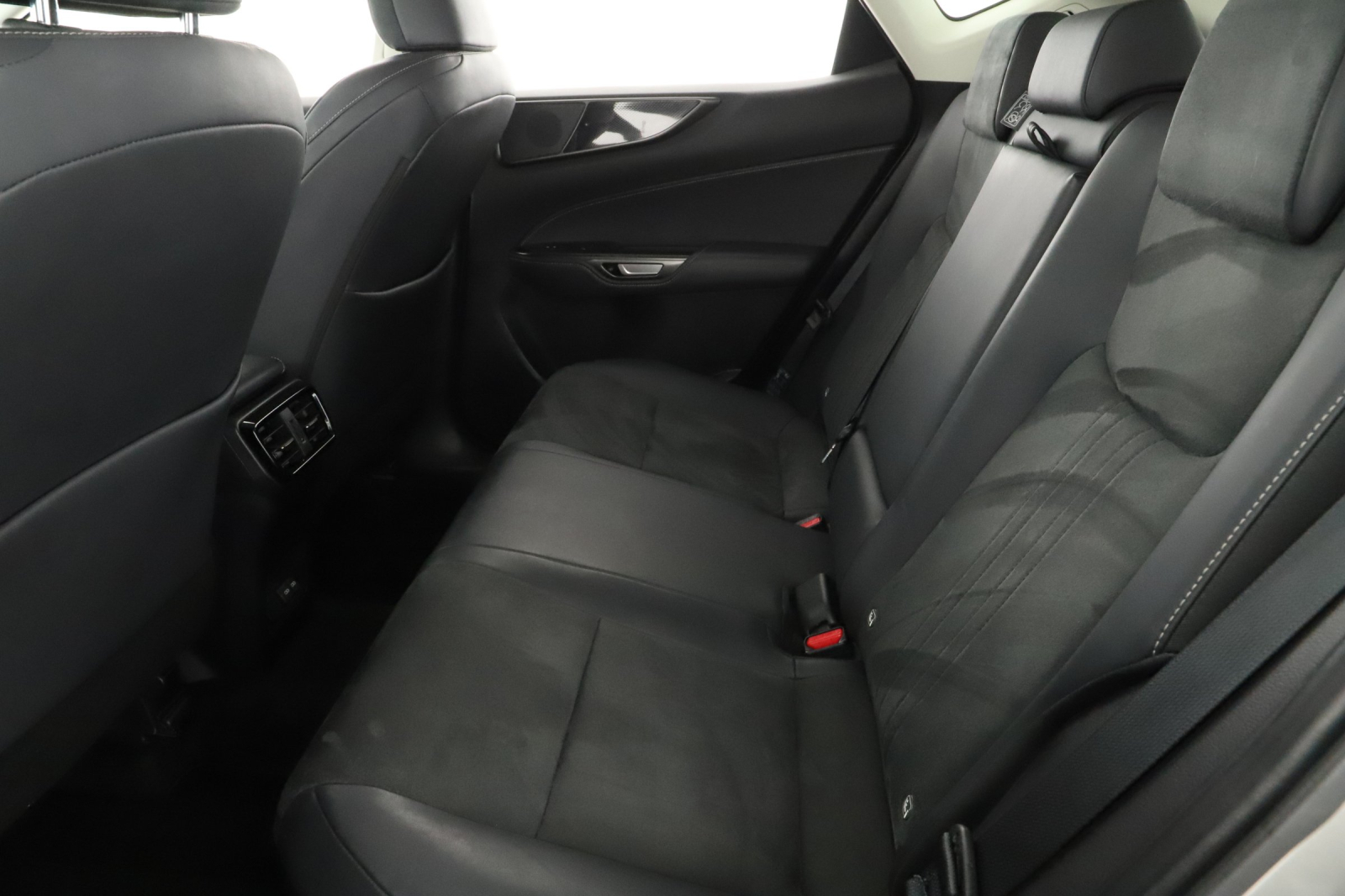 Lexus NX - 2023
