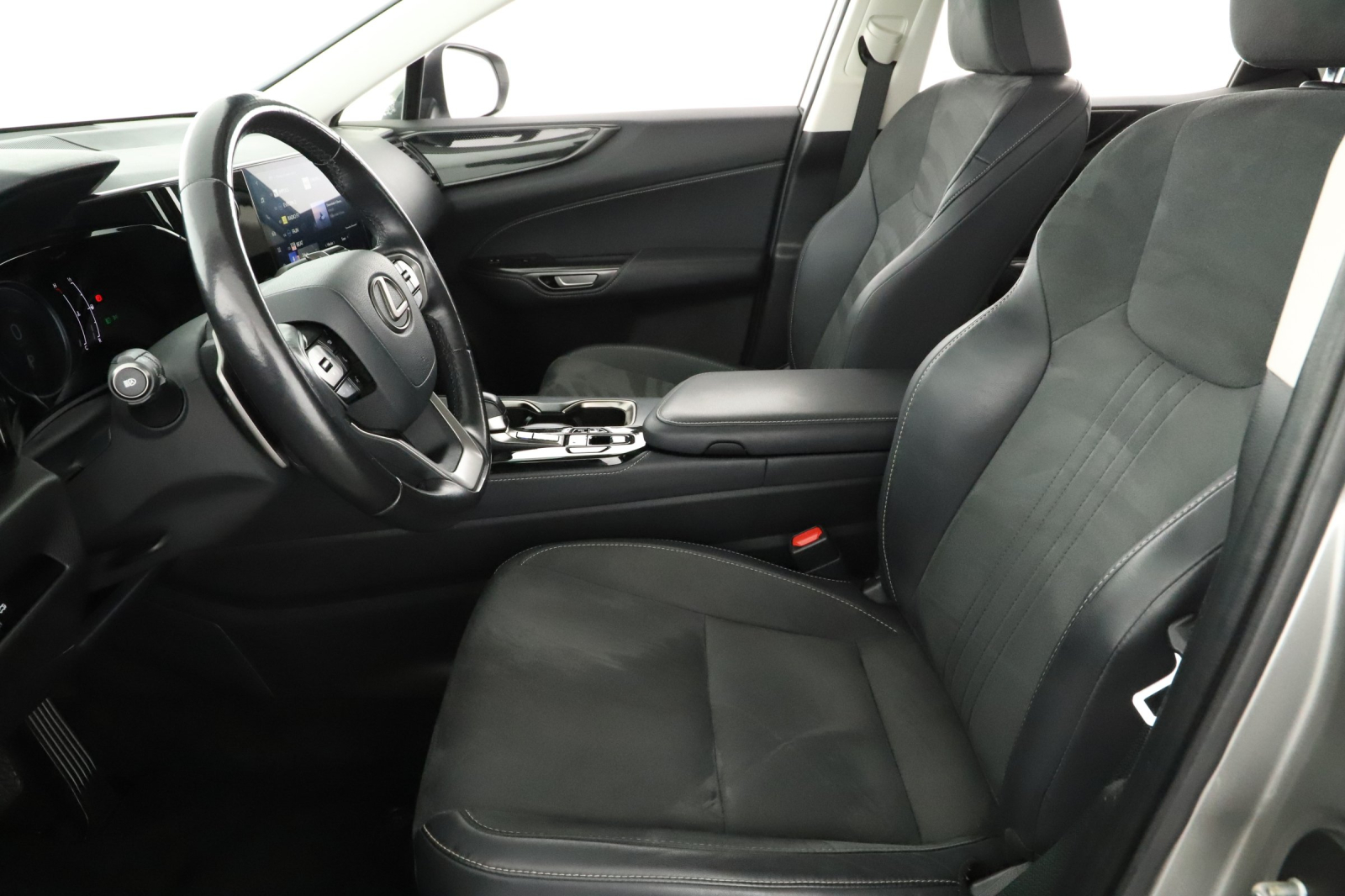 Lexus NX - 2023
